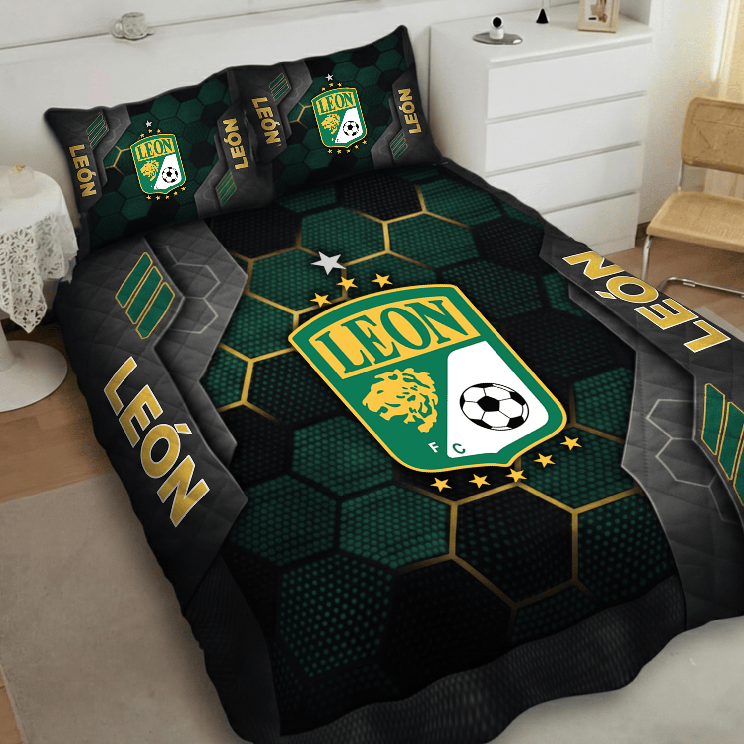 León Inspired Full Bedding Set